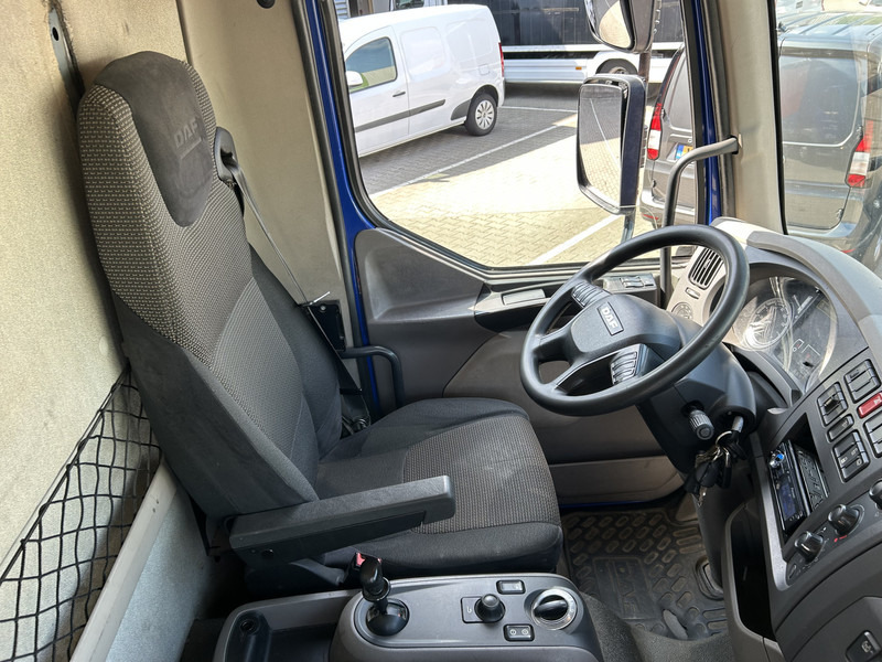DAF LF 210 FA / 361 dkm / Curtainside / Loadlift / NL Truck - 커튼사이더 트럭 : 사진 3 DAF LF 210 FA / 361 dkm / Curtainside / Loadlift / NL Truck - 커튼사이더 트럭 : 사진 3