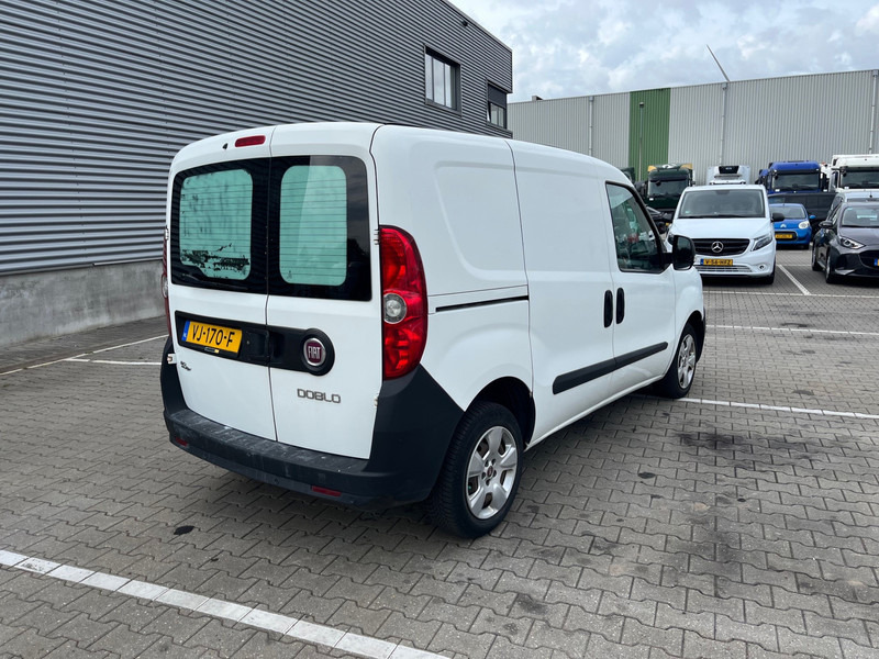 Fiat Dobló Cargo 1.3 MultiJet / NL Van - 소형 밴 : 사진 4 Fiat Dobló Cargo 1.3 MultiJet / NL Van - 소형 밴 : 사진 4