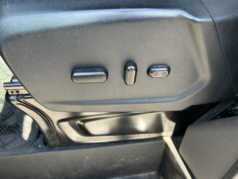 박스 밴 Ford Transit 2.0 TDCI Trend RWD / Box / Loadlift / Full Options : 사진 7