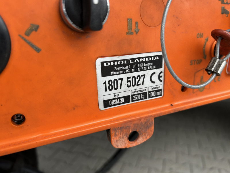 냉동 세미 트레일러 H.T.F HZO 39 / Heiwo / Carrier Vector 1800 -> Defect / Iso Box / Loadlift 2500 kg : 사진 6