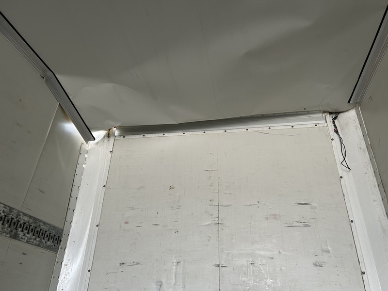 Krone DryLiner / Box / Front Damage / BPW Drum / APK TUV 12-25 - 밀폐형 박스 세미 트레일러 : 사진 4 Krone DryLiner / Box / Front Damage / BPW Drum / APK TUV 12-25 - 밀폐형 박스 세미 트레일러 : 사진 4