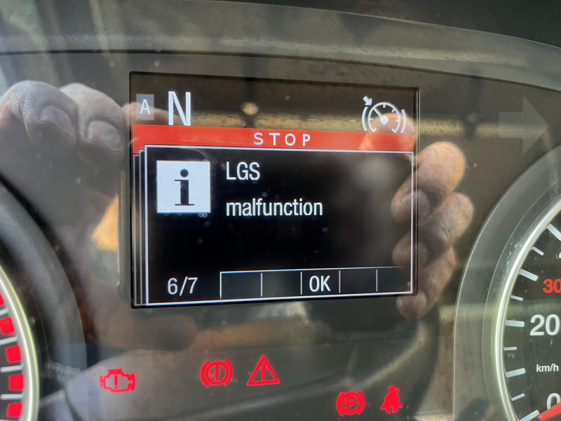 MAN TGX 18.460 XXL / Motor Defect -> Not Running / Retarder / 526 dkm / 2 Tanks - 트랙터 유닛 : 사진 5 MAN TGX 18.460 XXL / Motor Defect -> Not Running / Retarder / 526 dkm / 2 Tanks - 트랙터 유닛 : 사진 5