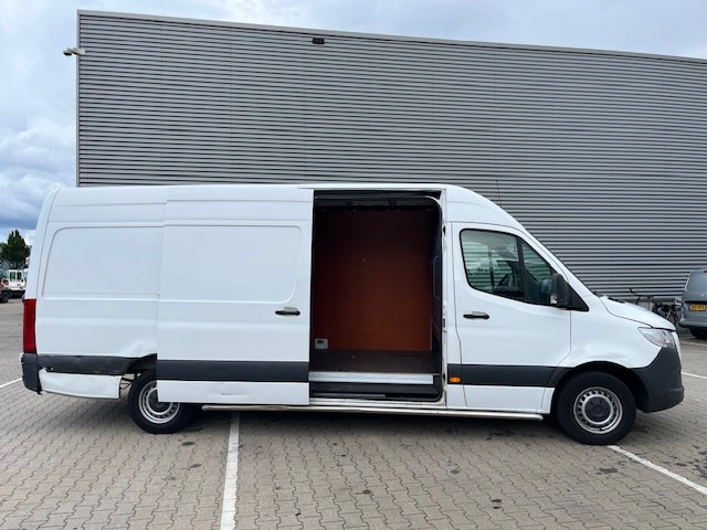Mercedes-Benz Sprinter 315 1.9 CDI / L4 H2 / Automatic / APK-TUV 04-26 - 패널 밴 : 사진 3 Mercedes-Benz Sprinter 315 1.9 CDI / L4 H2 / Automatic / APK-TUV 04-26 - 패널 밴 : 사진 3