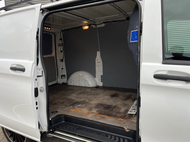 Mercedes-Benz Vito 111 CDI Lang / Business Professional Plus / / Imperial / Towbar - 소형 밴 : 사진 4 Mercedes-Benz Vito 111 CDI Lang / Business Professional Plus / / Imperial / Towbar - 소형 밴 : 사진 4