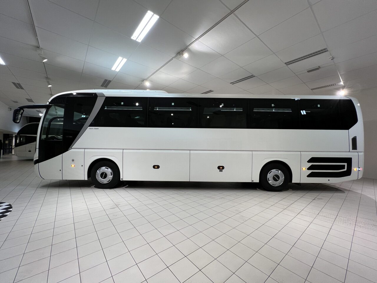 MAN Lions Coach R07 Euro 6E - 대형 버스 : 사진 3 MAN Lions Coach R07 Euro 6E - 대형 버스 : 사진 3