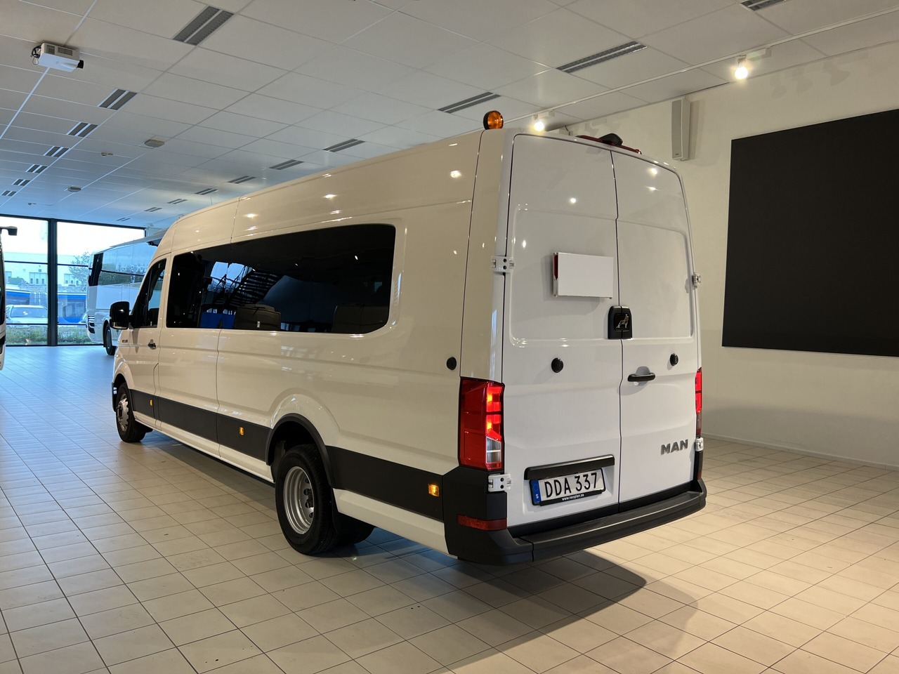 MAN TGE 5.160 Intercity - 소형 버스, 승합차 : 사진 4 MAN TGE 5.160 Intercity - 소형 버스, 승합차 : 사진 4