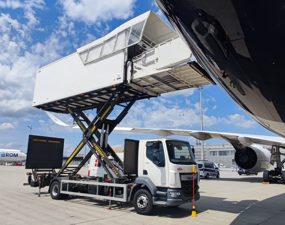 DAF Airport - 기내식 트럭 : 사진 1 DAF Airport - 기내식 트럭 : 사진 1