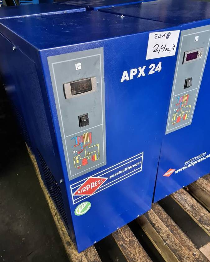 OSUSZACZ ZIĘBNICZY AIRPRESS APX 24, 2,4 M3/min - 공기 압축기 : 사진 1 OSUSZACZ ZIĘBNICZY AIRPRESS APX 24, 2,4 M3/min - 공기 압축기 : 사진 1