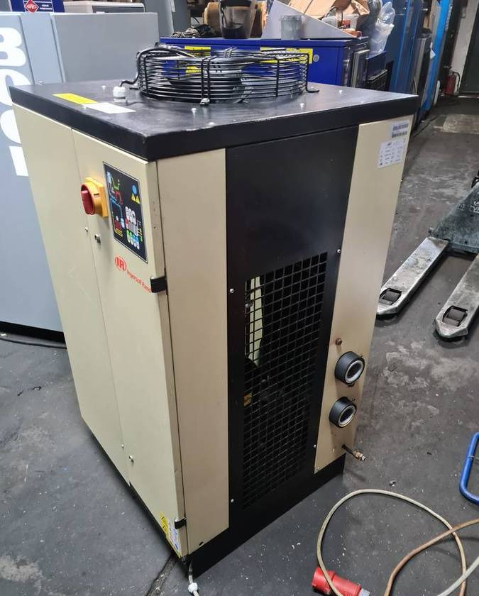 Osuszacz ziębniczy INGERSOLL RAND 13m3 - 식품기계 : 사진 4 Osuszacz ziębniczy INGERSOLL RAND 13m3 - 식품기계 : 사진 4