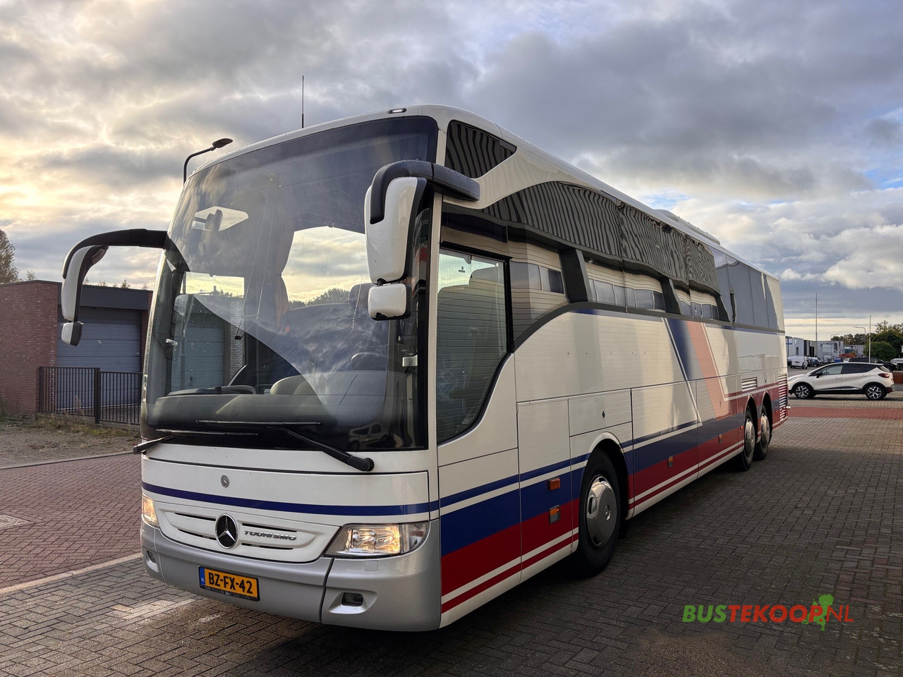 Mercedes Tourismo 16 RHD-M 57 Pl. - 대형 버스 : 사진 3 Mercedes Tourismo 16 RHD-M 57 Pl. - 대형 버스 : 사진 3
