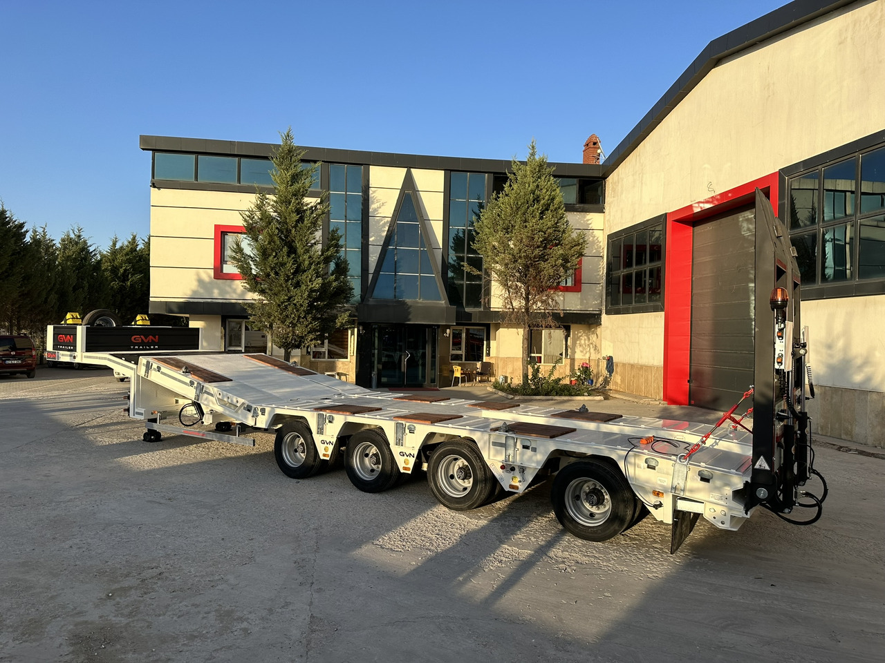 GVN Trailer 4 AXLE HYDRAULIC PLATFORM LOWBED - 저하대 세미 트레일러 : 사진 3 GVN Trailer 4 AXLE HYDRAULIC PLATFORM LOWBED - 저하대 세미 트레일러 : 사진 3