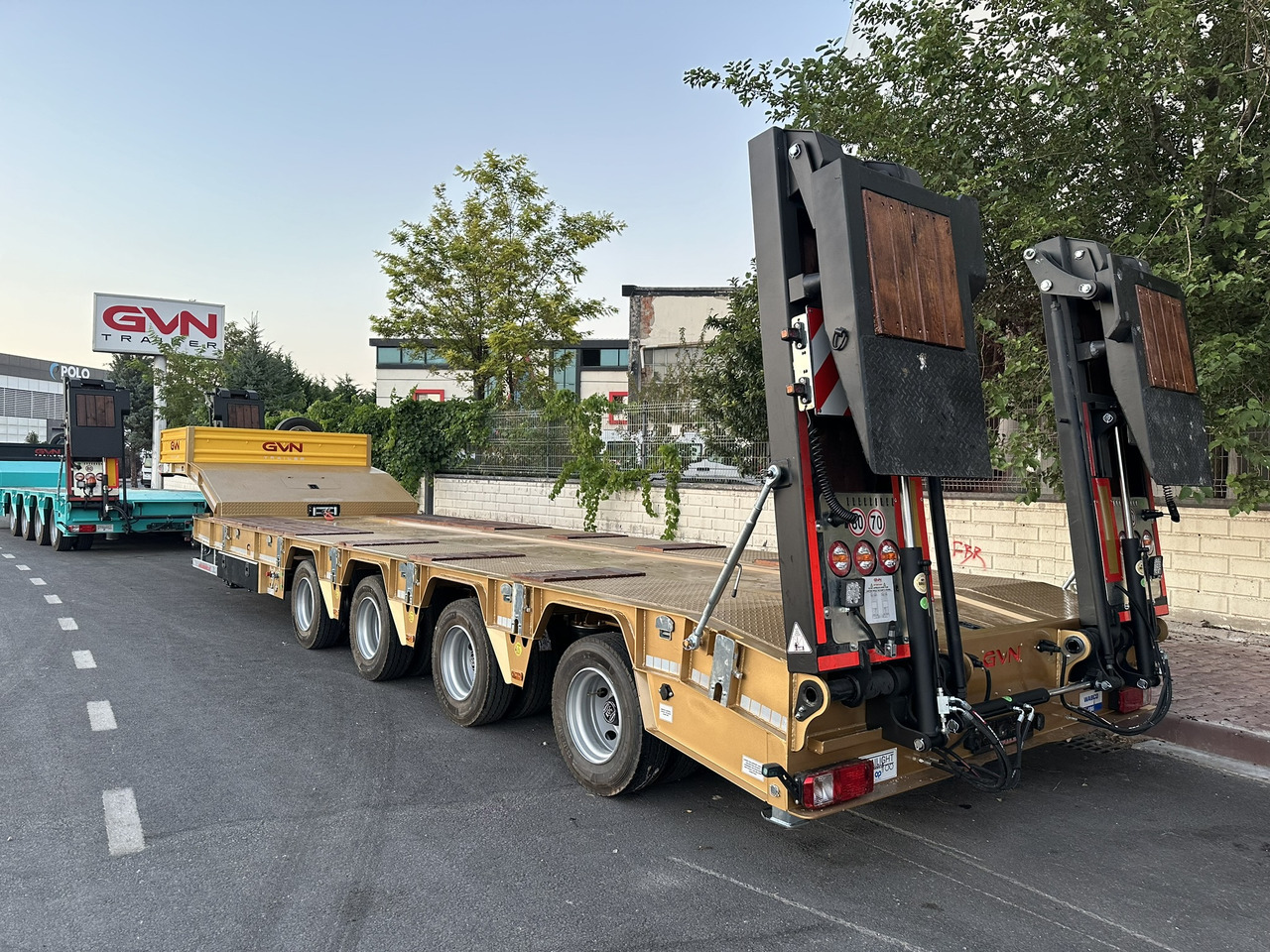GVN Trailer 4 AXLE LOWBED - 저하대 세미 트레일러 : 사진 2 GVN Trailer 4 AXLE LOWBED - 저하대 세미 트레일러 : 사진 2