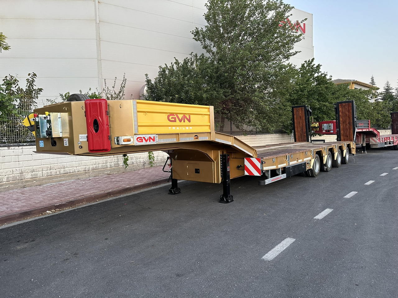 GVN Trailer 4 AXLE LOWBED - 저하대 세미 트레일러 : 사진 3 GVN Trailer 4 AXLE LOWBED - 저하대 세미 트레일러 : 사진 3