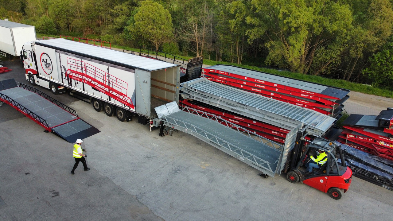 Loading Ramp with with hydraulic tilting bridge - AZ RAMP - STAR- 12T FULL GALVA - 로딩 램프 : 사진 2 Loading Ramp with with hydraulic tilting bridge - AZ RAMP - STAR- 12T FULL GALVA - 로딩 램프 : 사진 2