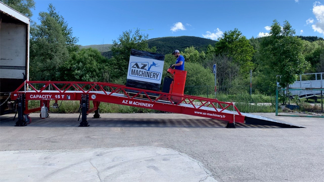 Loading Ramp with with hydraulic tilting bridge - AZ RAMP - STAR- 8T. 8 ton capacity - 로딩 램프 : 사진 4 Loading Ramp with with hydraulic tilting bridge - AZ RAMP - STAR- 8T. 8 ton capacity - 로딩 램프 : 사진 4