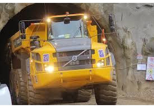 Volvo nieuwe Oliekoeler voe11033628 voe11110107 - 기어박스 및 부품 관절 덤프 용 : 사진 3 Volvo nieuwe Oliekoeler voe11033628 voe11110107 - 기어박스 및 부품 관절 덤프 용 : 사진 3