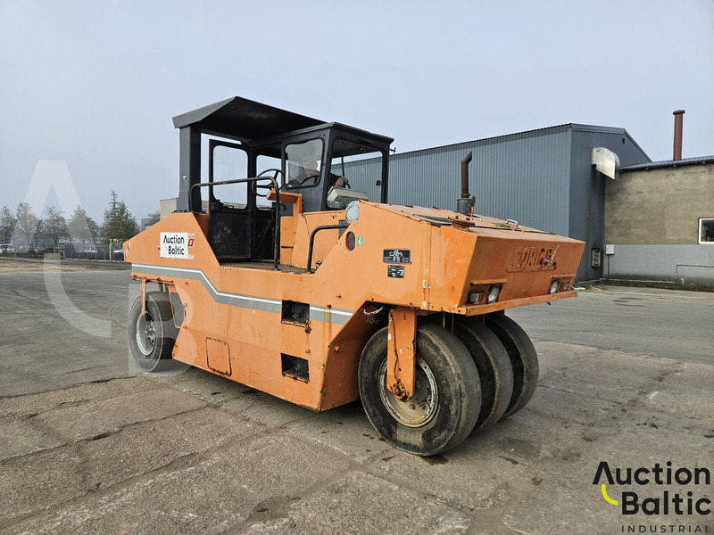 Corinsa CCN 1222 - 공압 롤러 : 사진 1 Corinsa CCN 1222 - 공압 롤러 : 사진 1