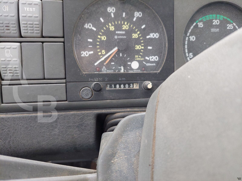 드롭사이드/ 플랫베드 트럭, 크레인 트럭 Iveco 180E18 : 사진 7