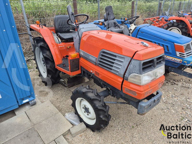 Kubota GL 240 - 장궤형 트랙터 : 사진 1 Kubota GL 240 - 장궤형 트랙터 : 사진 1