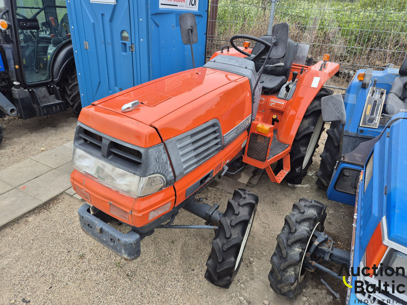 Kubota GL 240 - 장궤형 트랙터 : 사진 2 Kubota GL 240 - 장궤형 트랙터 : 사진 2