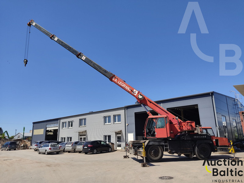 Liebherr LTM 1025 - 전천후 지형 크레인 : 사진 1 Liebherr LTM 1025 - 전천후 지형 크레인 : 사진 1