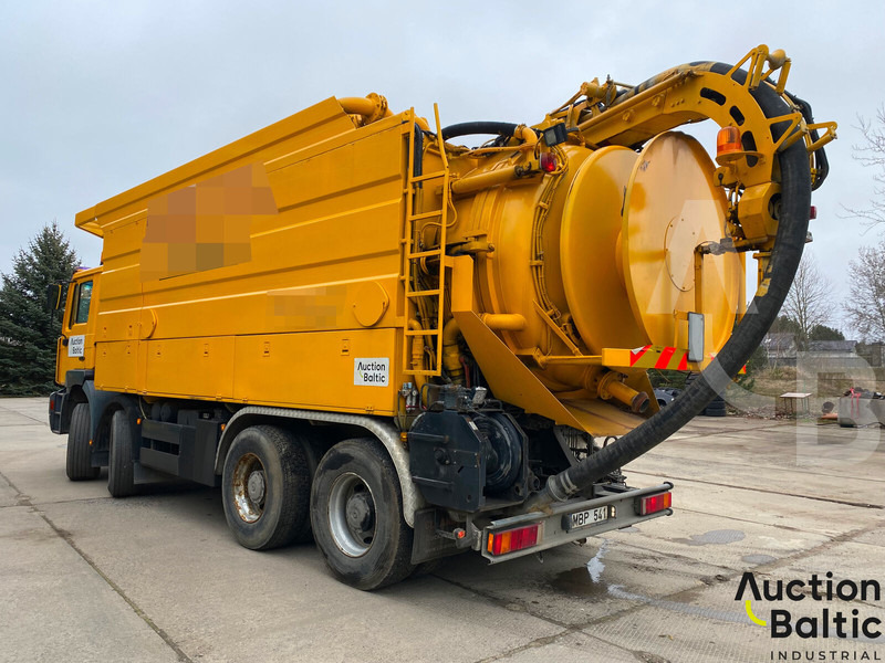 MAN T46 - 진공 흡입 트럭 : 사진 3 MAN T46 - 진공 흡입 트럭 : 사진 3