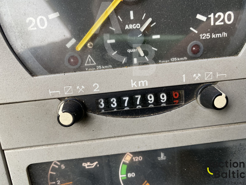 MAN T46 - 진공 흡입 트럭 : 사진 5 MAN T46 - 진공 흡입 트럭 : 사진 5