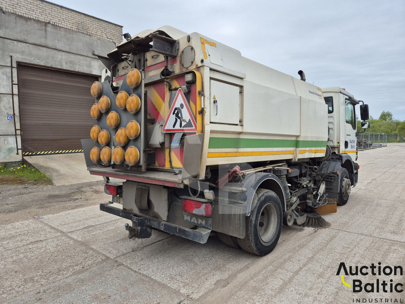MAN TGM15.250 4X2 BL - 거리 청소 차량 : 사진 3 MAN TGM15.250 4X2 BL - 거리 청소 차량 : 사진 3