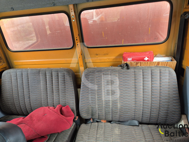 커튼사이더 트럭 Mercedes-Benz 614 D : 사진 9 커튼사이더 트럭 Mercedes-Benz 614 D : 사진 9