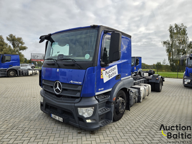 Mercedes-Benz Actros 1843 - 캡 새시 트럭 : 사진 2 Mercedes-Benz Actros 1843 - 캡 새시 트럭 : 사진 2
