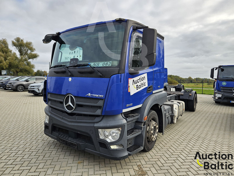 Mercedes-Benz Actros 1843 - 캡 새시 트럭 : 사진 2 Mercedes-Benz Actros 1843 - 캡 새시 트럭 : 사진 2