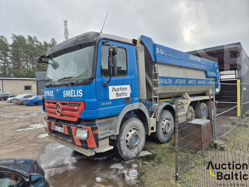 Mercedes-Benz Actros 4448 - 덤프트럭 : 사진 2 Mercedes-Benz Actros 4448 - 덤프트럭 : 사진 2