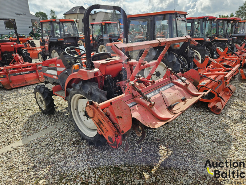 Mitsubishi MT200 - 장궤형 트랙터 : 사진 4 Mitsubishi MT200 - 장궤형 트랙터 : 사진 4