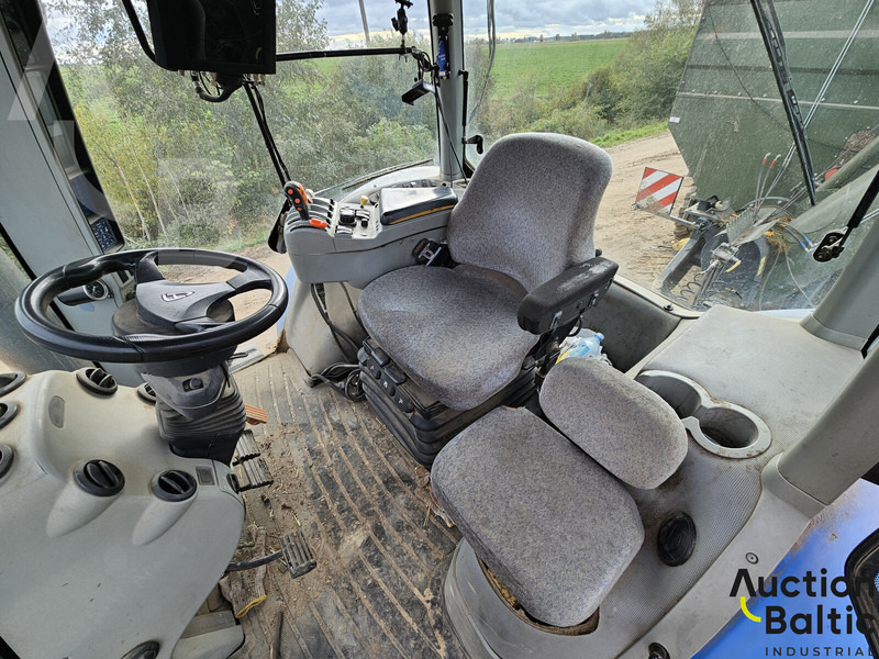 New Holland T 8040 - 장궤형 트랙터 : 사진 5 New Holland T 8040 - 장궤형 트랙터 : 사진 5