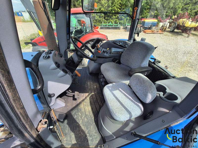 New Holland T 8040 - 장궤형 트랙터 : 사진 5 New Holland T 8040 - 장궤형 트랙터 : 사진 5