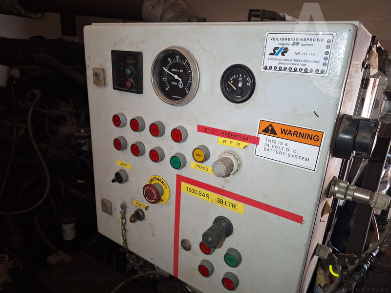 Renault Midlum 180.08 - 진공 흡입 트럭 : 사진 5 Renault Midlum 180.08 - 진공 흡입 트럭 : 사진 5