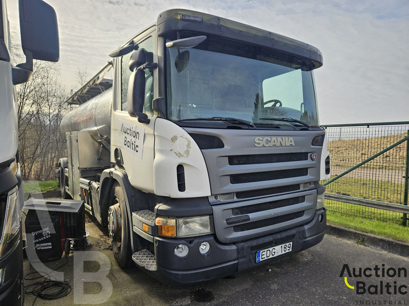 Scania P 230 - 유조트럭 : 사진 2 Scania P 230 - 유조트럭 : 사진 2