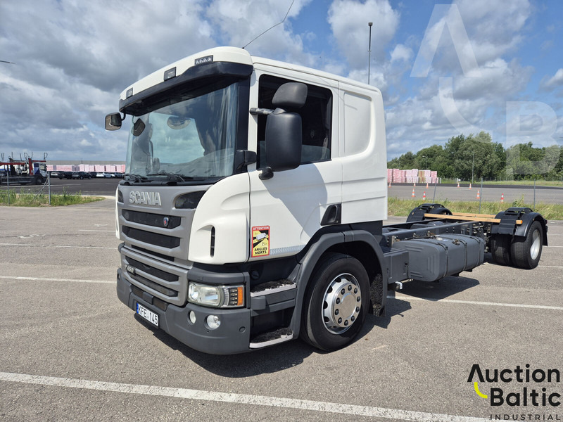 Scania P 450 - 캡 새시 트럭 : 사진 1 Scania P 450 - 캡 새시 트럭 : 사진 1