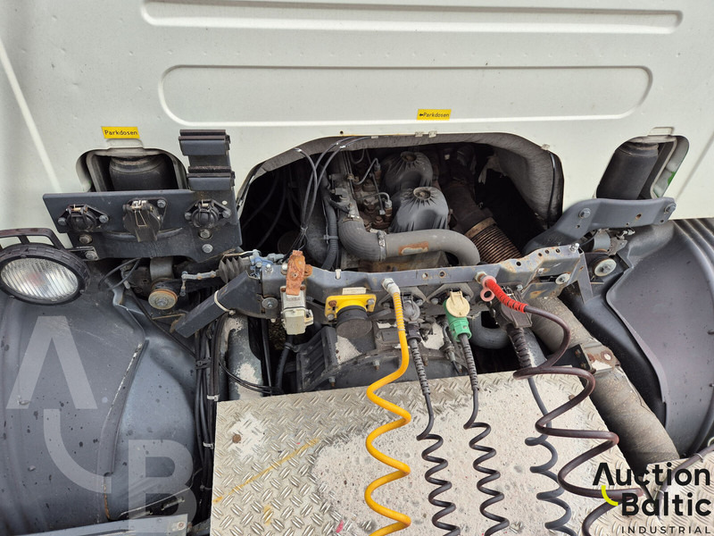 트랙터 유닛 Scania P 94-260 : 사진 13