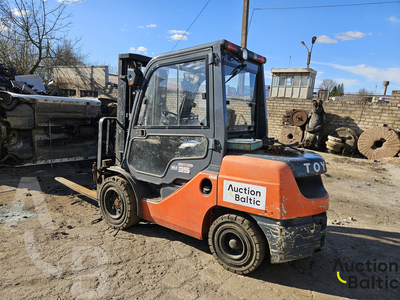 Toyota E 811 - 디젤 지게차 : 사진 4 Toyota E 811 - 디젤 지게차 : 사진 4