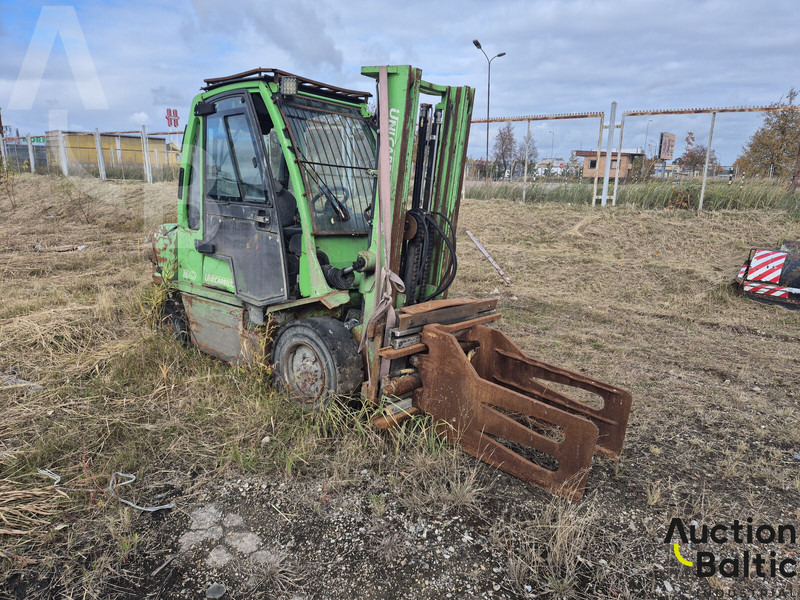 UniCarriers 30 - 디젤 지게차 : 사진 2 UniCarriers 30 - 디젤 지게차 : 사진 2