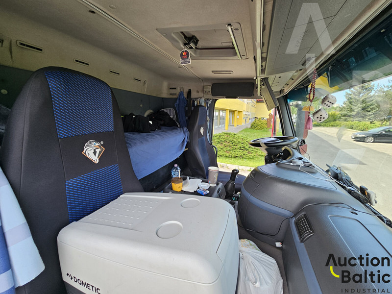 Volvo FM440 - 자동 운반 장치 트럭 : 사진 5 Volvo FM440 - 자동 운반 장치 트럭 : 사진 5