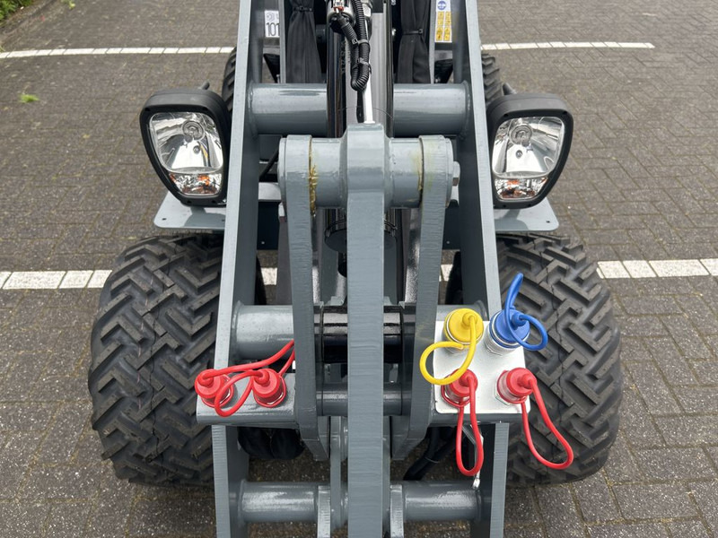 Giant Tobroco G1500 - 스키드 스티어 로더 : 사진 5 Giant Tobroco G1500 - 스키드 스티어 로더 : 사진 5