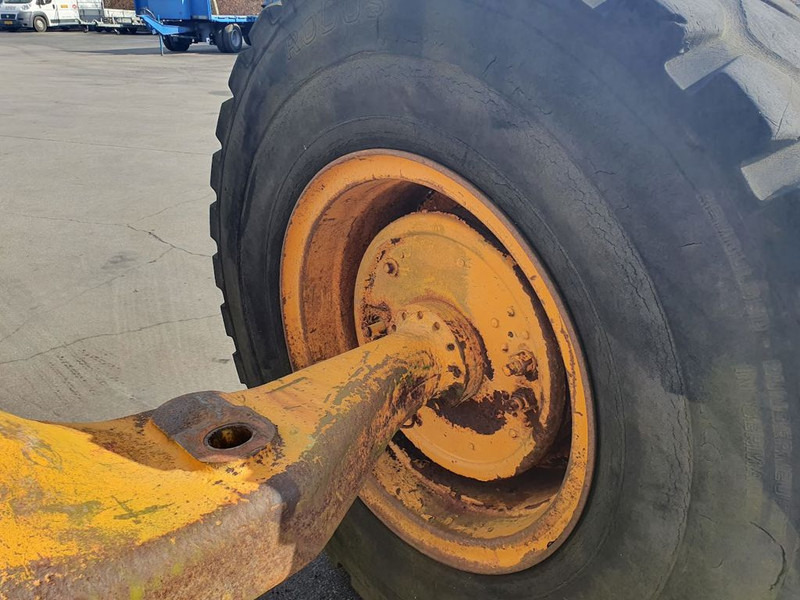 Vissers Mechanisatie As met banden - 차축 및 부품 트럭 용 : 사진 4 Vissers Mechanisatie As met banden - 차축 및 부품 트럭 용 : 사진 4