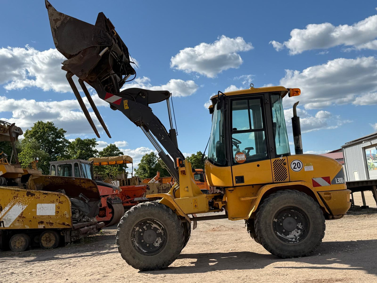 Volvo L 30 B-Z/K incl. 3-1shovel and fork - 휠 로더 : 사진 4 Volvo L 30 B-Z/K incl. 3-1shovel and fork - 휠 로더 : 사진 4