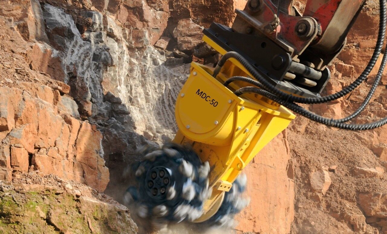 AME Double Drum Cutter (MDC 50) - 부착물 굴착기 용 : 사진 3 AME Double Drum Cutter (MDC 50) - 부착물 굴착기 용 : 사진 3
