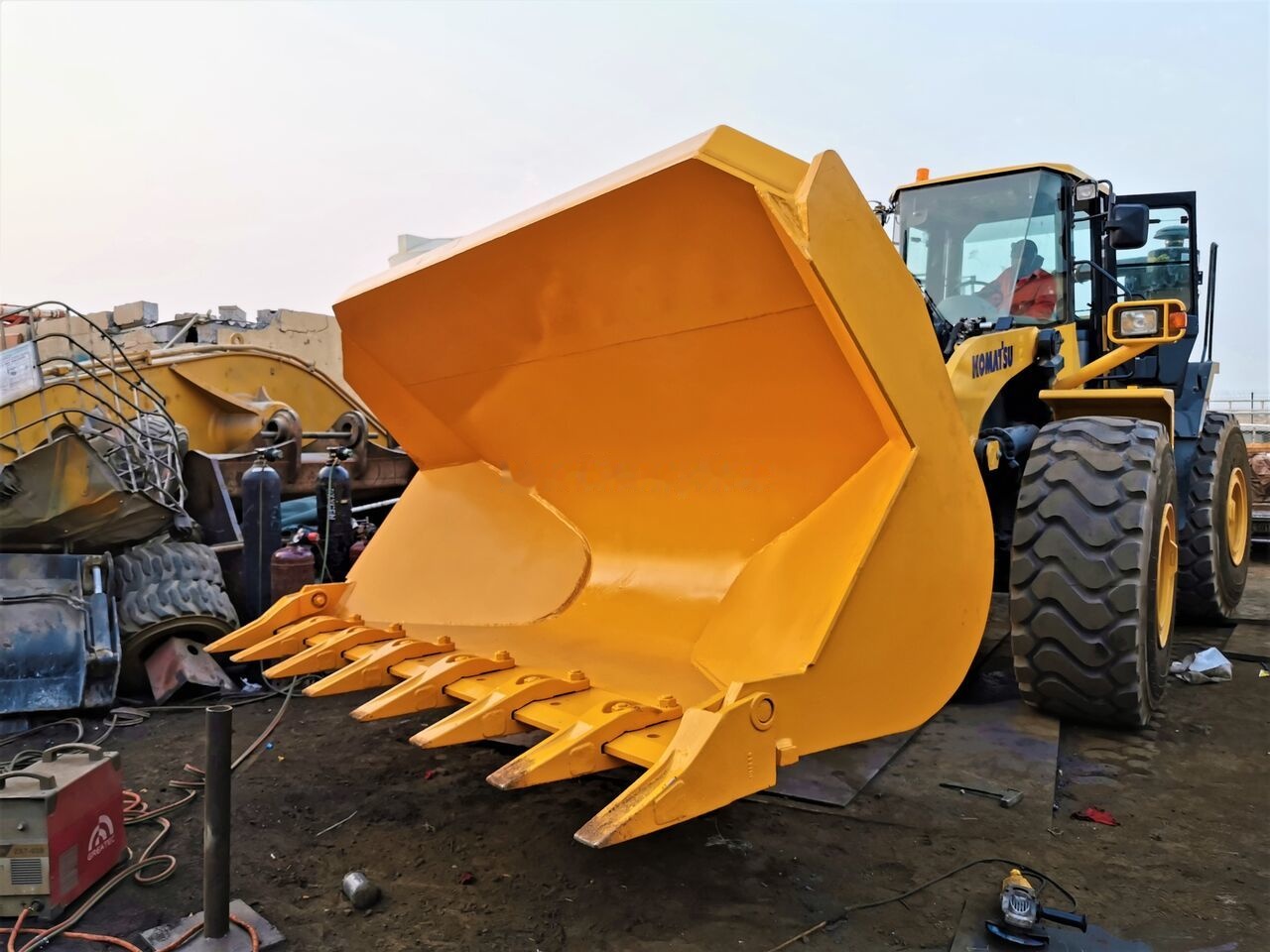 AME Side Dump Bucket - 로더 버킷 로더 용 : 사진 2 AME Side Dump Bucket - 로더 버킷 로더 용 : 사진 2