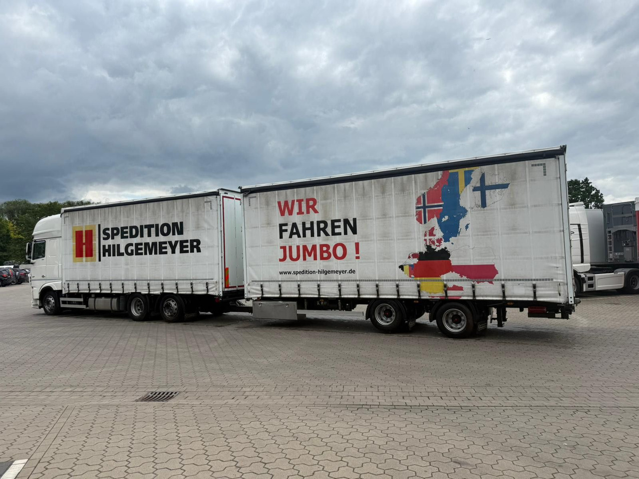 DAF XF 480 FAN LowDeck 6x2 Jumbo Inklusive Anhänger - 커튼사이더 트럭, 커튼사이더 트레일러 : 사진 4 DAF XF 480 FAN LowDeck 6x2 Jumbo Inklusive Anhänger - 커튼사이더 트럭, 커튼사이더 트레일러 : 사진 4