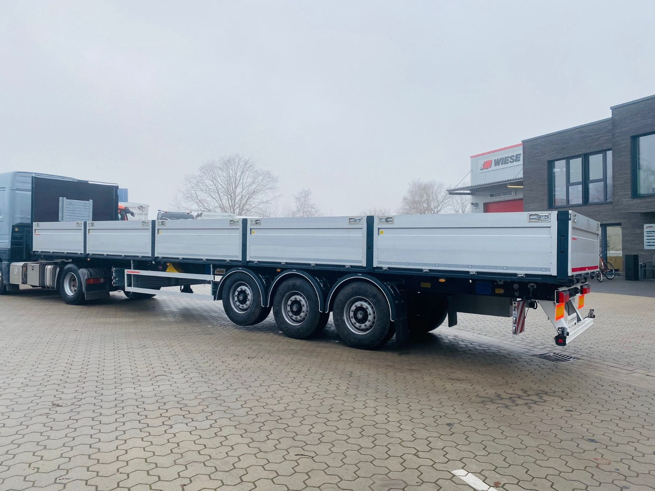 Kässbohrer Bordwandauflieger Twistlocks - 드롭사이드/ 플랫베드 세미 트레일러 : 사진 3 Kässbohrer Bordwandauflieger Twistlocks - 드롭사이드/ 플랫베드 세미 트레일러 : 사진 3