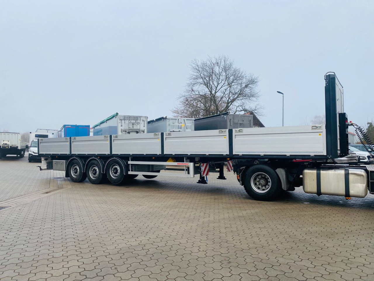 Kässbohrer Bordwandauflieger Twistlocks - 드롭사이드/ 플랫베드 세미 트레일러 : 사진 2 Kässbohrer Bordwandauflieger Twistlocks - 드롭사이드/ 플랫베드 세미 트레일러 : 사진 2